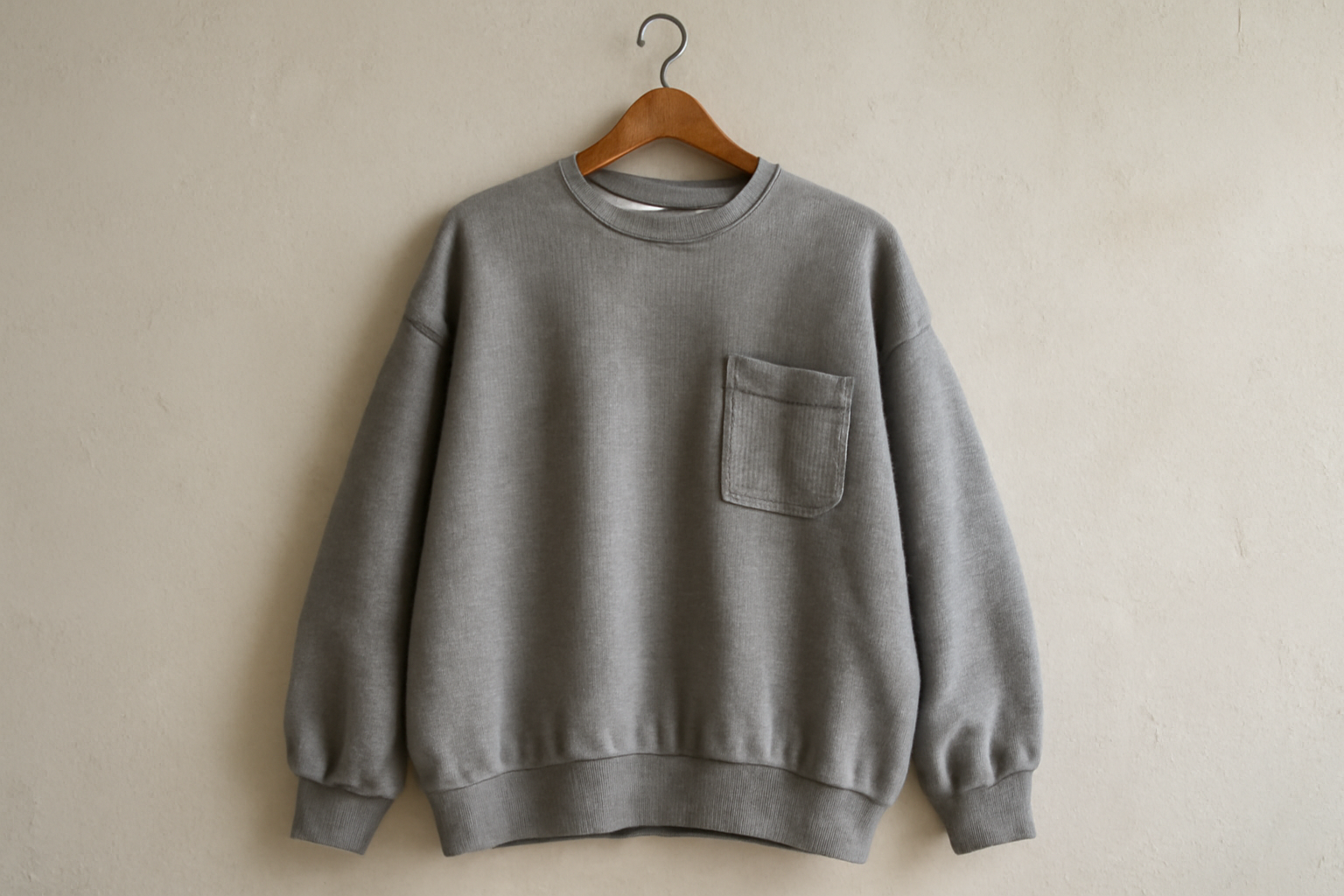 sweat oversize avec détails originaux suspendu