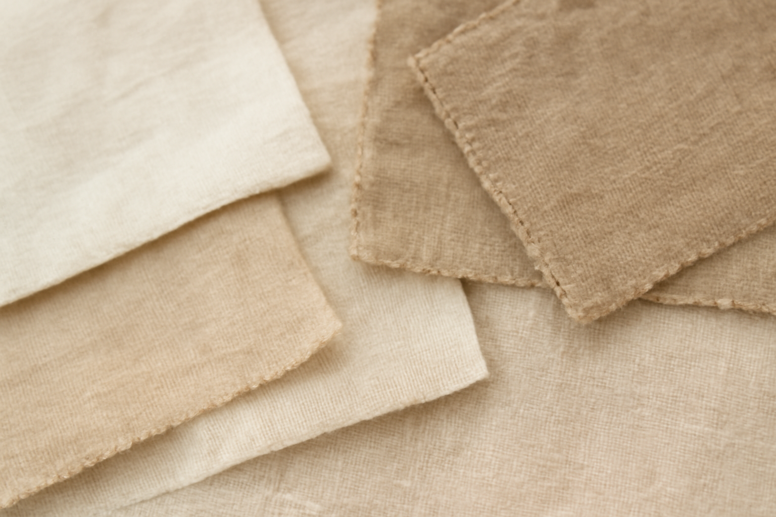 plusieurs echantillons de tissus naturels poses